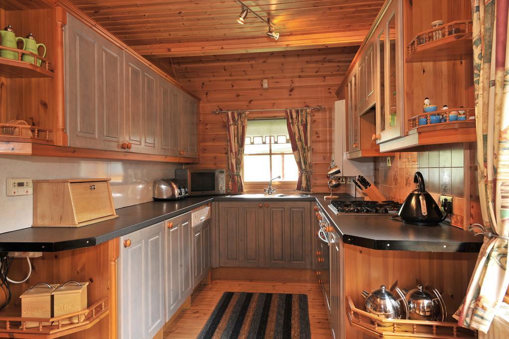 Lochside Lodge *